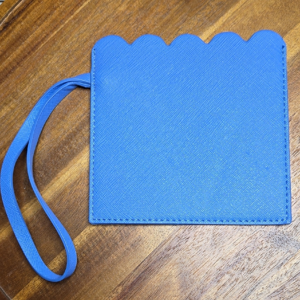 Minimalistic‎ Scalloped Wristlet, Bright Blue